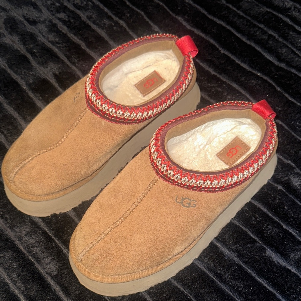 UGG platform slipper in Chestnut